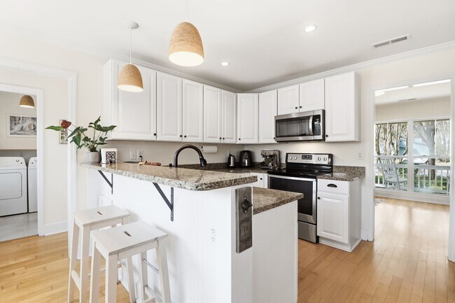 Building Photo - 3Bed/2.5Bath Family Home in Snee Farms