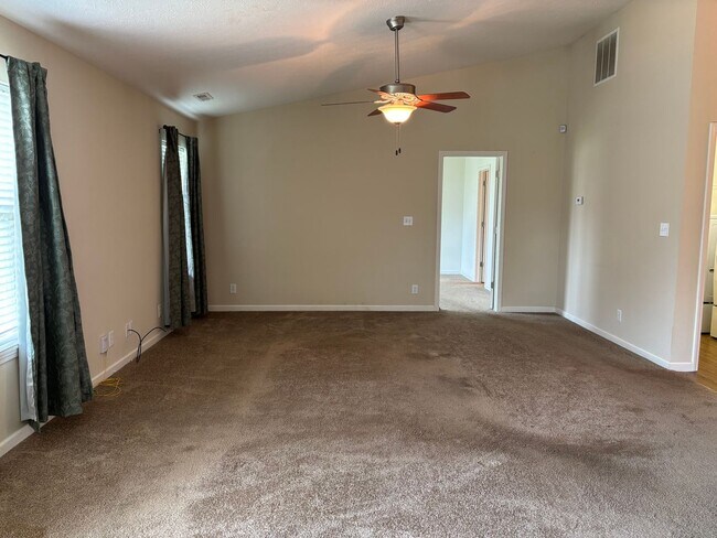 Building Photo - Well maintained 3BD/2BA ranch home in South Lafayette