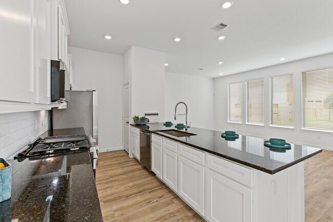 Building Photo - 4131 Balboa Dr