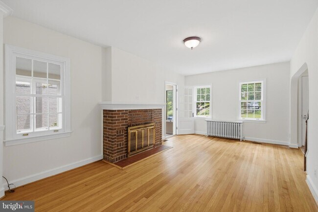 Building Photo - 4403 19th St N