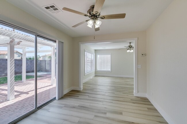 Building Photo - WHITNEY RANCH FRESHLY UPDATED 4 BEDROOM HOME WITH LARGE BACKYARD