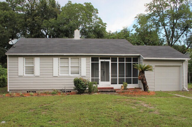 Primary Photo - 763 Gardenia Ln