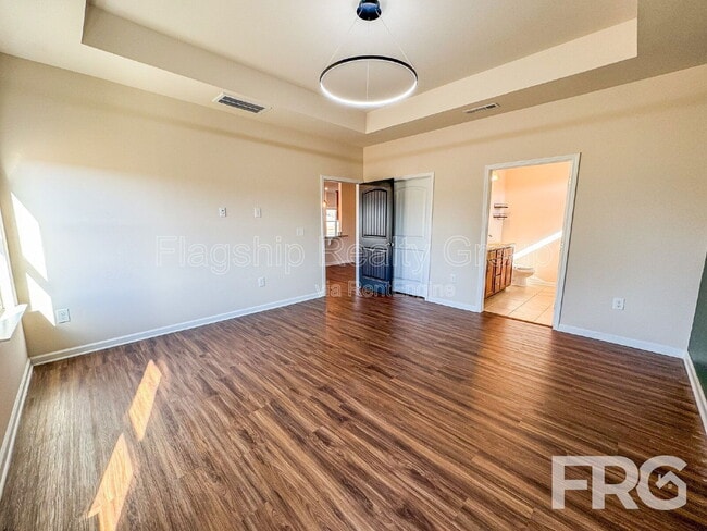 Building Photo - 202 Kenison Way