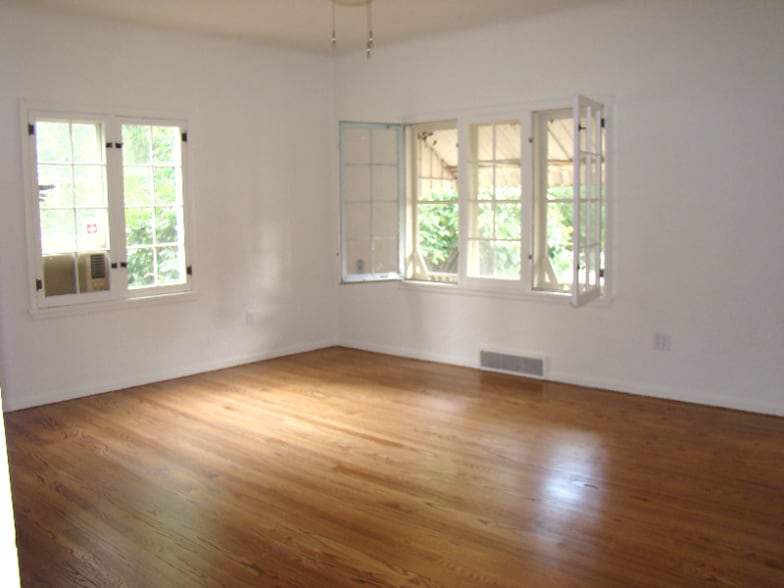 Building Photo - 645 S Whitcomb St