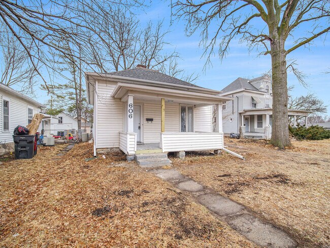 Primary Photo - 606 N 8th St
