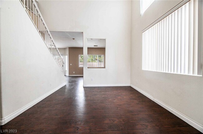 Building Photo - 824 Clear Diamond Ave