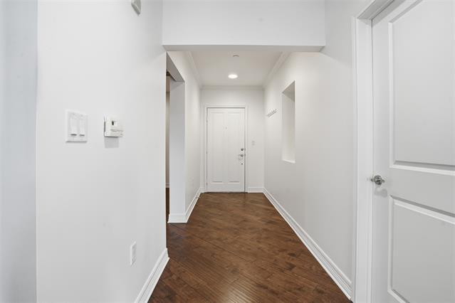 Building Photo - 500 Throckmorton St