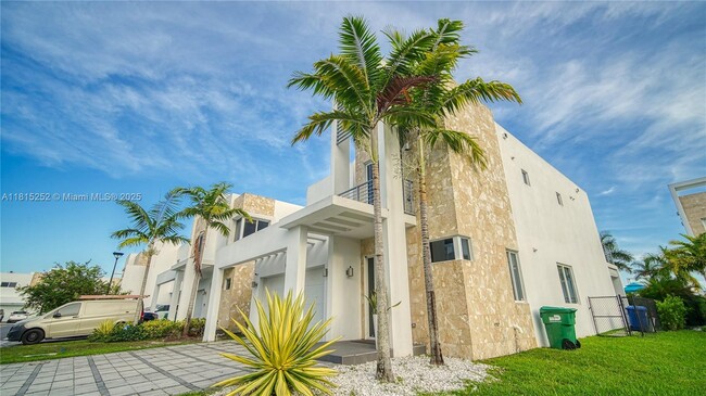 Building Photo - 10360 NW 68th Terrace