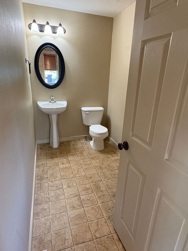 Building Photo - Single Family Home in a Great Location!