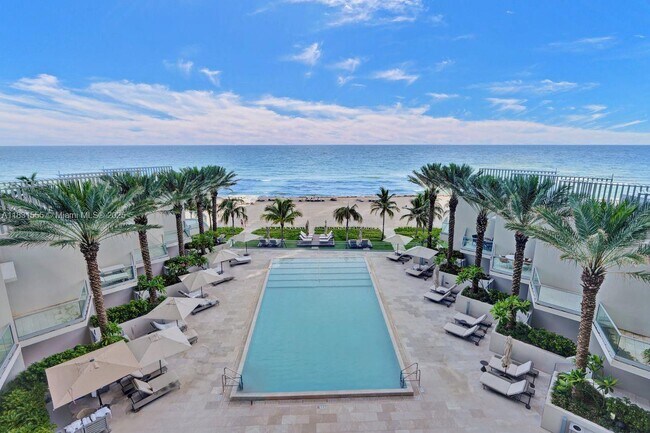 Building Photo - 18501 Collins Ave