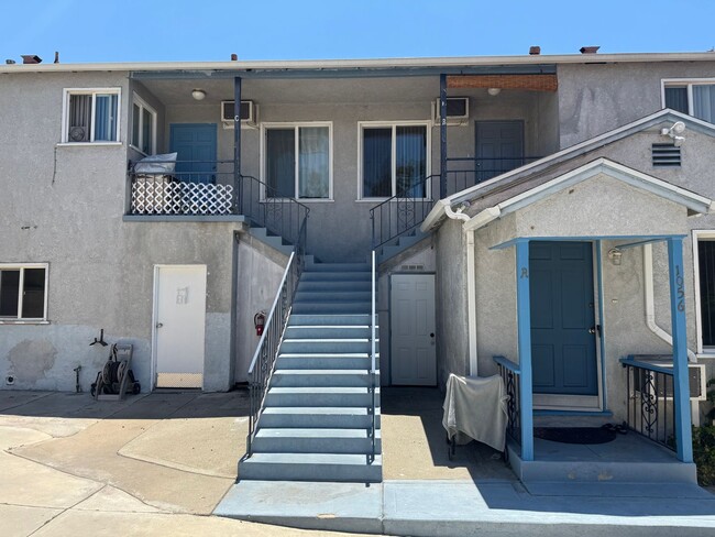 Building Photo - 1056 Linden Ave