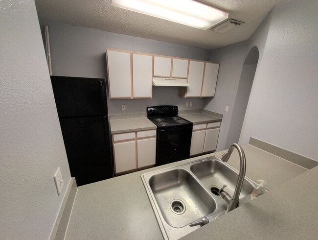 Building Photo - 2 Bed 2.5 Bath In Brandon