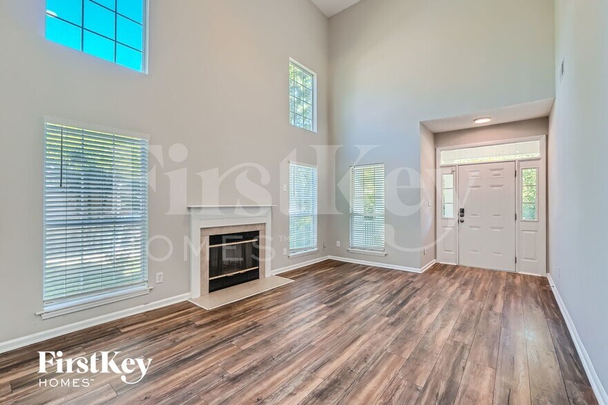 Building Photo - 9838 Stephen Thompson Ln