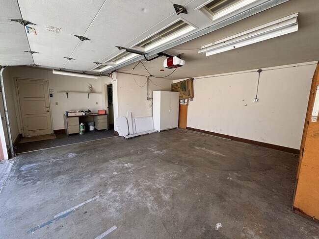 Building Photo - 4301 Green Ave