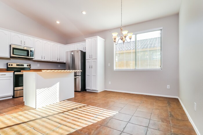 Building Photo - 24729 W Dove Ridge