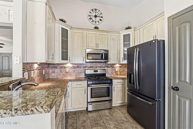 Building Photo - 12776 Tre Maximiliano Ave