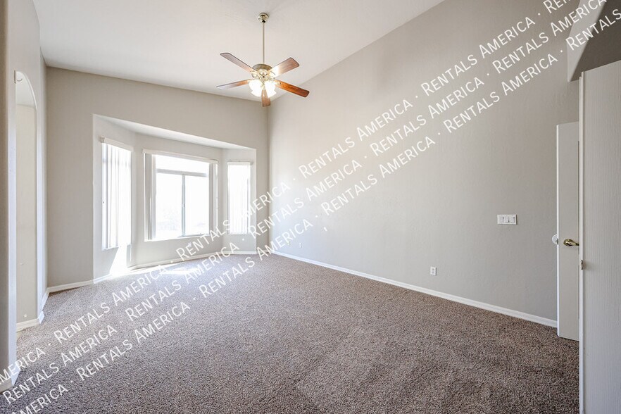 Building Photo - 13874 W Wilshire Dr