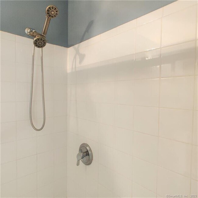 Building Photo - 394 Courtland Ave