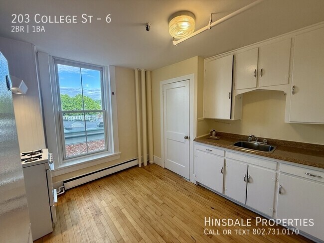Building Photo - 203 College St