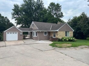 Building Photo - 4 Bedroom Home in Sartell on the Mississip...