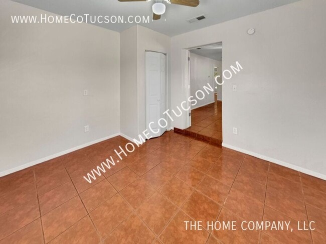 Building Photo - 851 W Calle Lerdo