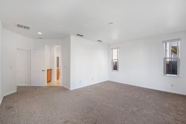 Building Photo - 6717 Sao Tiago Way