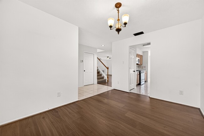 Building Photo - 8839 Aspen Meadow Dr