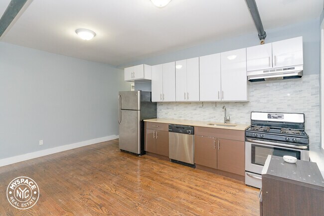 Building Photo - 327 E 19th St