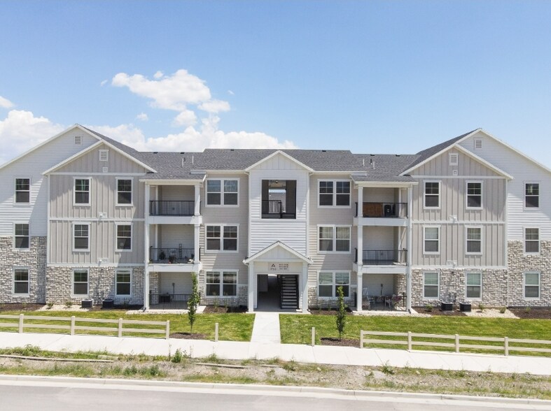 Building Photo - 13687 S Hanley Ln