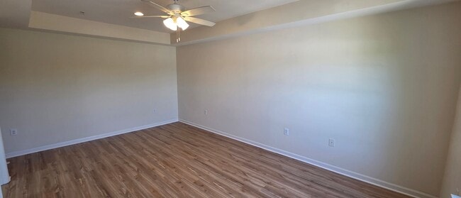 Building Photo - Great condo near Hanes Mall area, Clemmons and I40