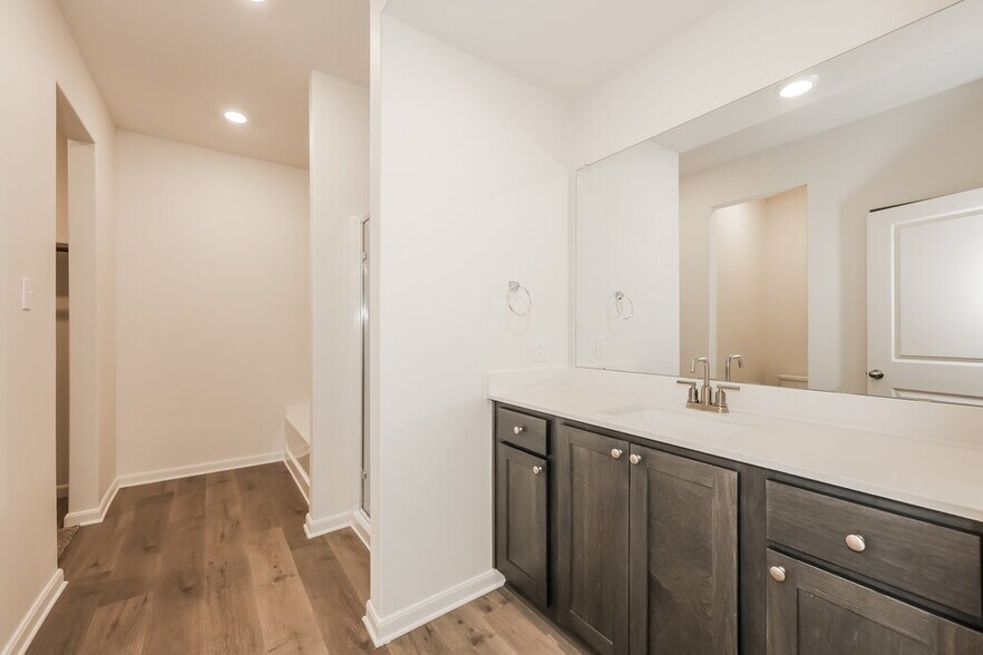 Building Photo - 1532 Woodwinds Dr