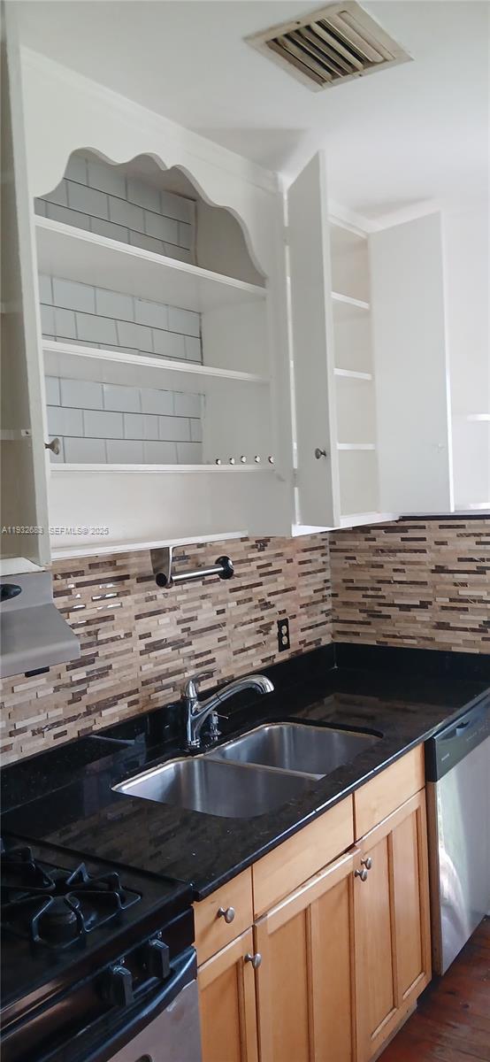 Building Photo - 1836 Scott St