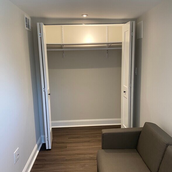 Den/Office - 718 Tuckerman St NW