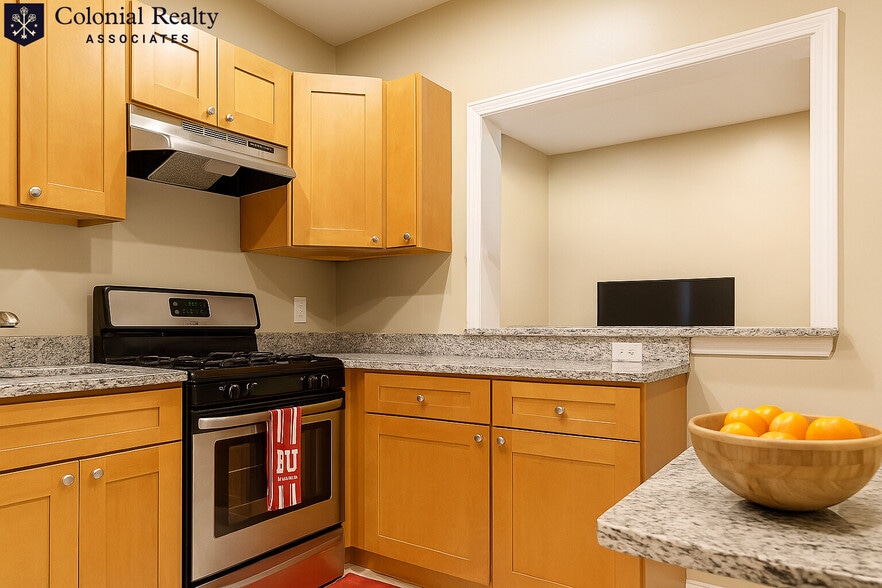 Building Photo - 326 St Paul St