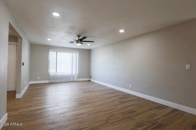 Building Photo - 1817 E Alameda Dr