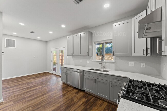 Building Photo - Coming Soon ! Come check out this beautifu...