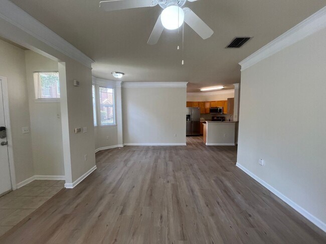 Building Photo - 8819 Villa View Cir