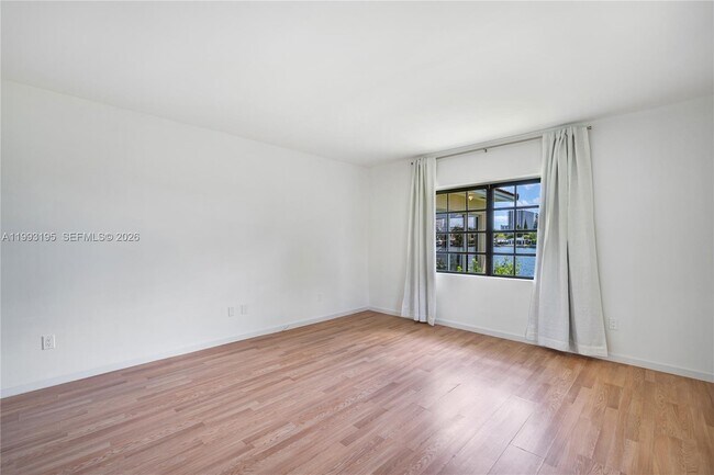 Building Photo - 7531 Beach View Dr