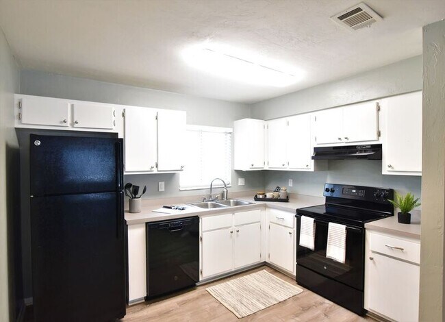 Primary Photo - 2304 SW 35th Pl