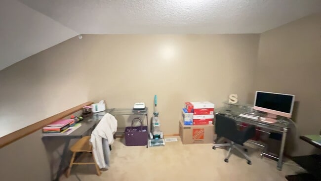 Building Photo - Beautiful 2 Bed, 2 Bath Townhome for Rent ...