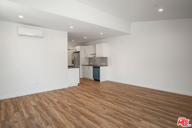 Building Photo - 1166 S Cochran Ave