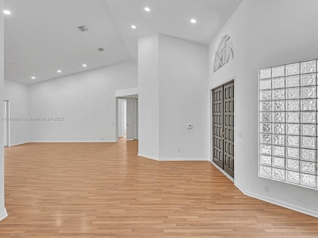 Building Photo - 3420 Washington Ln