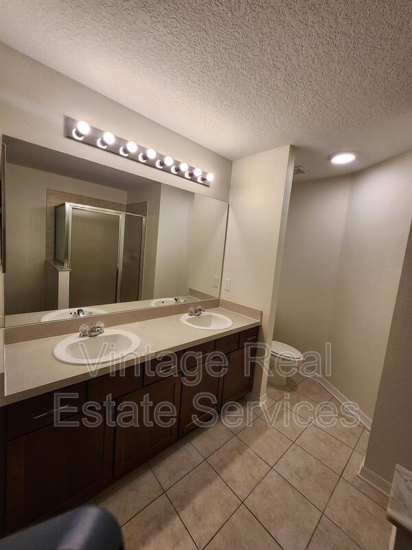 Building Photo - 9333 Stone River Pl