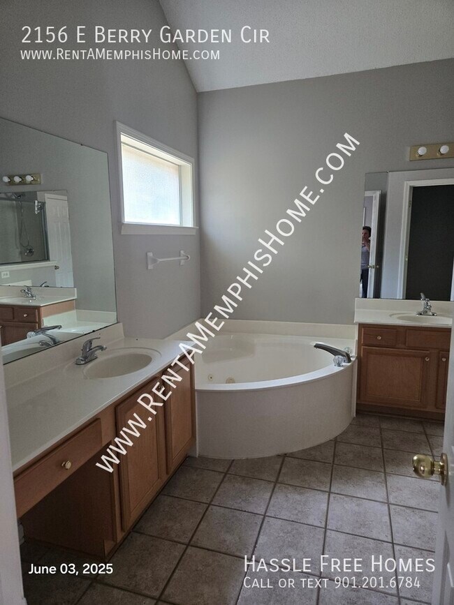 Building Photo - 2156 Berry Garden Cir W