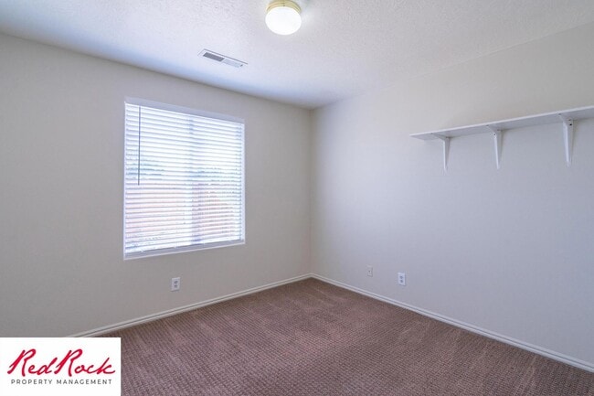 Building Photo - Charming 3 Bed, 2 Bath Home in the Heart of St. George!