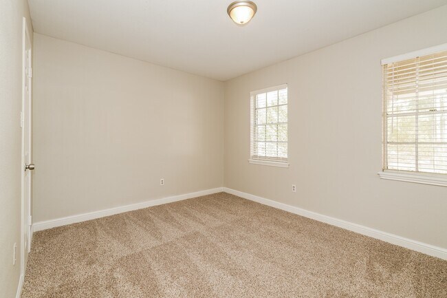 Building Photo - 17327 Rolling Creek Dr