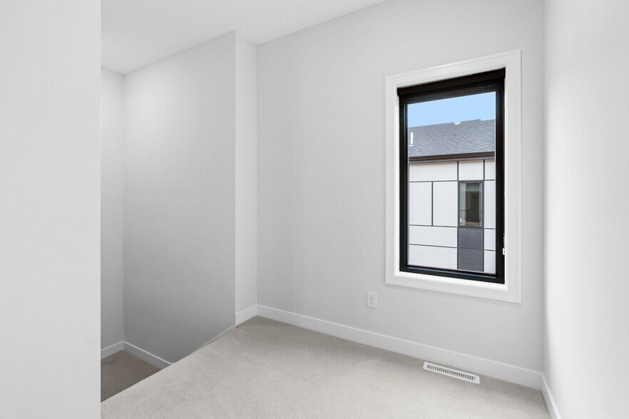 Building Photo - 6359 16th Ave S