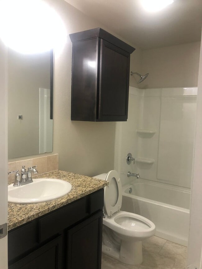 Building Photo - Brand New Home in Hertiage Hills 3/2/2