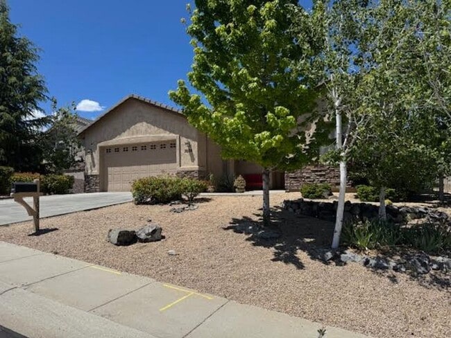 Building Photo - Gorgeous 3-bedrooms, 2-baths home located in Willow Hills! "In Prescott"