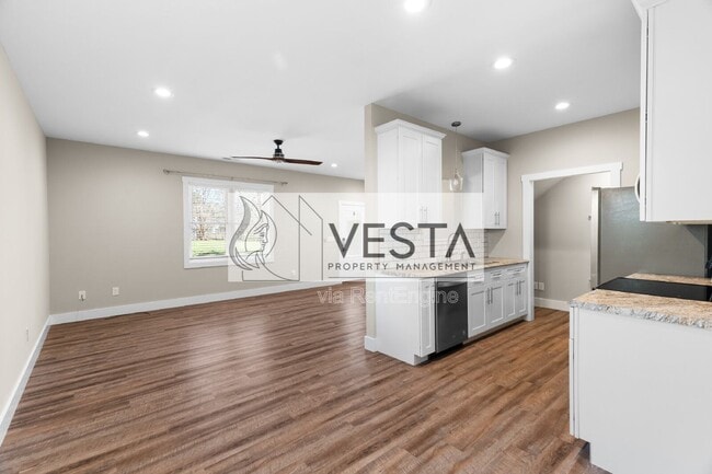 Building Photo - 113 Stone Dr